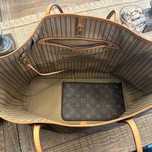 Copy-Leather Never Full